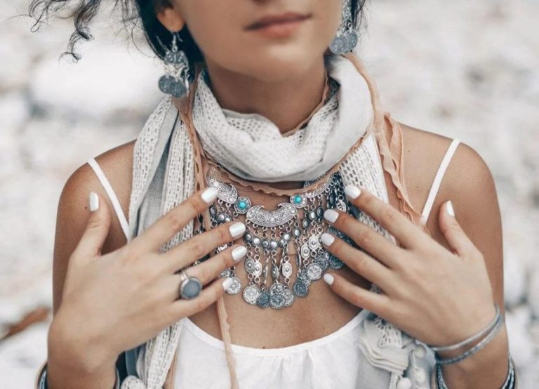 Koleksi Perhiasan Moderen Untuk Orang Bergaya